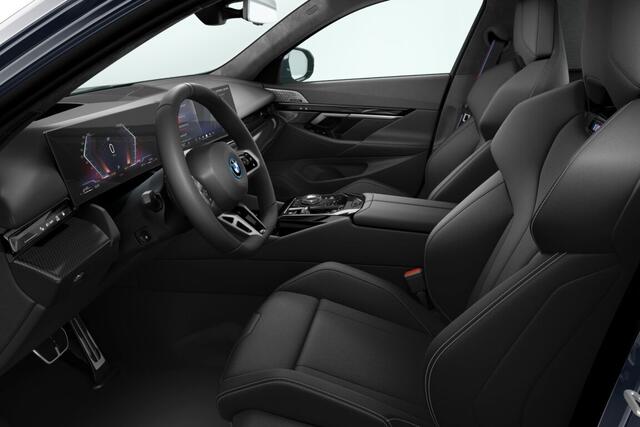 BMW 5-SERIE Touring 550e xDrive | M Sport Pro | Innovation Pack | Travel Pack | Comfort Pack | Trekhaak