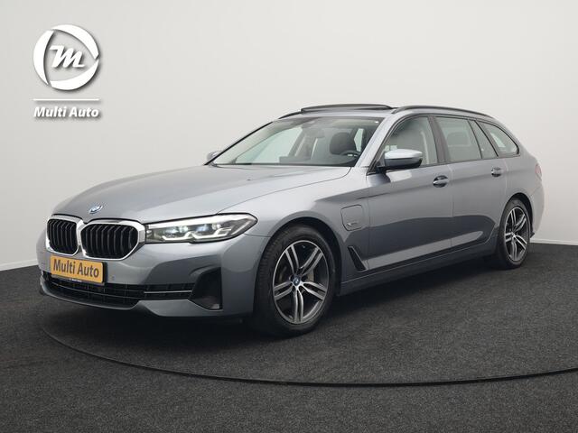 BMW 5-SERIE Touring 530e Executive Plug In Hybrid 293pk Dealer O.H PHEV | Panodak | Harman Kardon | Camera | Lederen Bekleding | Navi Pro | Apple Carplay | M Sportstuur | 18"L.M | Sfeerverlichting |