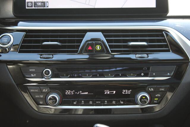 BMW 5-SERIE Touring 530e xDrive Business Edition Plus ACC LEDER PANORAMADAK TREKHAAK