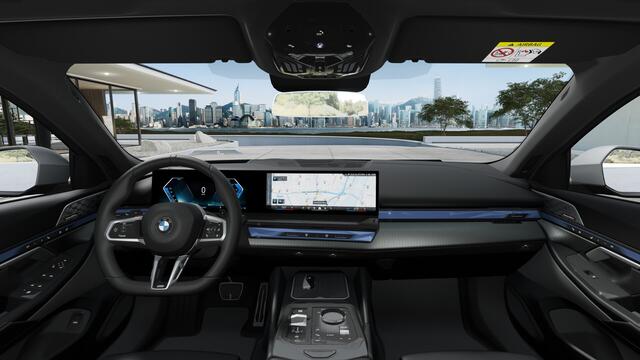 BMW 5-SERIE 530e M Sport Automaat / Panoramadak / Bowers & Wilkins / Adaptieve LED / Stoelventilatie / Parking Assistant Plus / Stoelventilatie / Comfort Access
