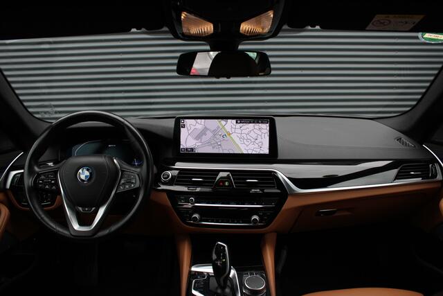 BMW 5-SERIE 545e xDrive Lurxury Adaptive-Cruise Laser Comfortzetels-Leder Head-Up Harman-Kardon Elektr.-Trekaak