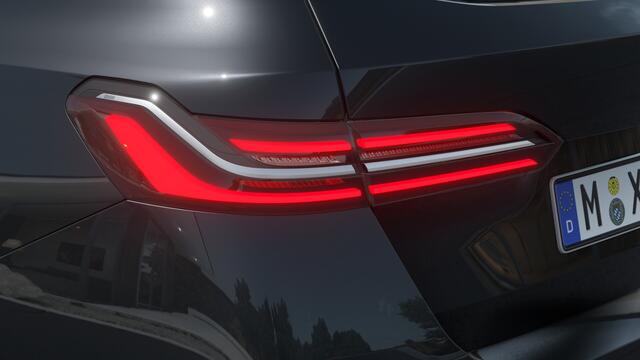 BMW 5-SERIE Touring 530e High Executive M Sport Automaat / Panoramadak / Adaptieve LED / Parking Assistant Plus / M Sportonderstel / Live Cockpit Professional / Stoelverwarming