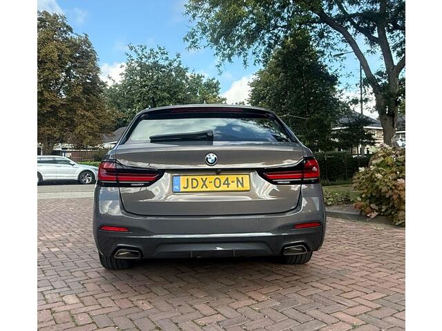 BMW 5-SERIE Touring 540d xDrive High Executive