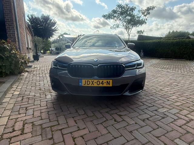 BMW 5-SERIE Touring 540d xDrive High Executive