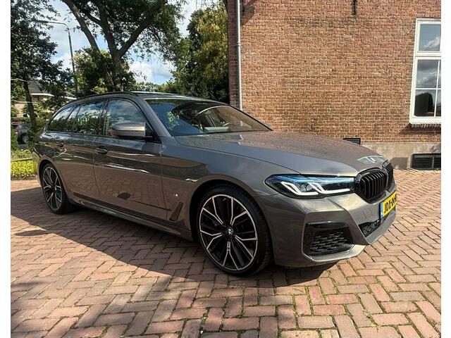 BMW 5-SERIE Touring 540d xDrive High Executive