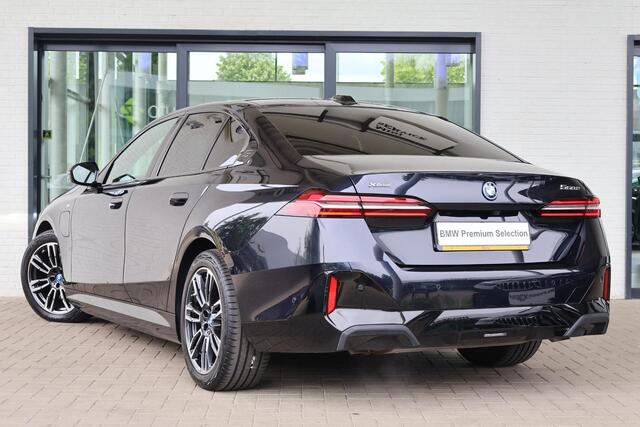 BMW 5-SERIE Sedan 550e xDrive | M Sportpakket | Innovation Pack | Comfort Pack