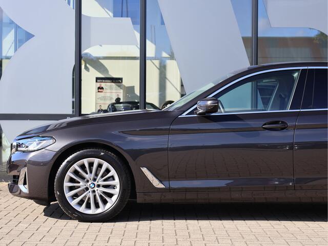 BMW 5-SERIE 520d Business Edition Plus | ACC | 4 wiel sturing | Pano | HUD |