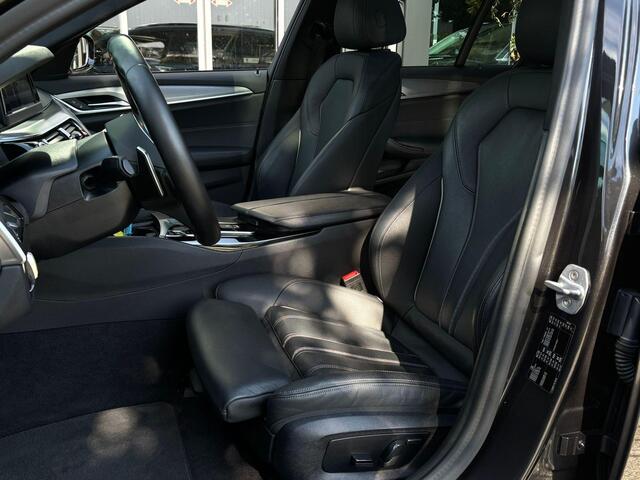 BMW 5-SERIE Touring 520i Business Edition Plus Pano | Dealer Onderhouden
