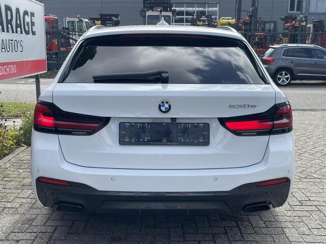 BMW 5-SERIE Touring 530e High Executive M Sport 20"/Soft Close/Active Steering/Panoramadak/Laser LED/Leder/Head-up/Keyless/Stoelverwarming + koeling/Adaptieve cruise/Dodehoek/Camera/Apple Carplay & Android Auto