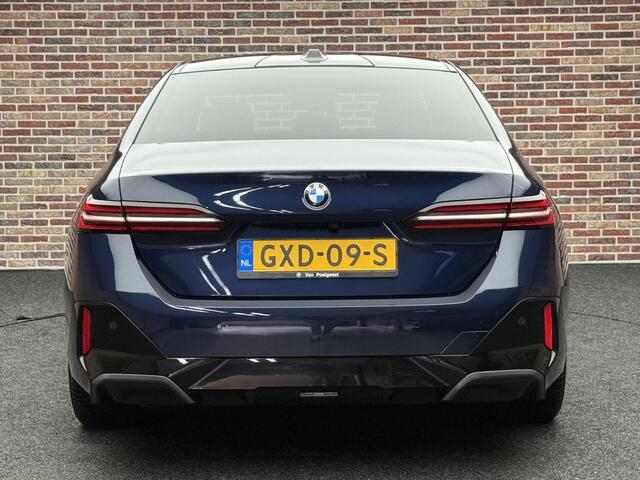 BMW 5-SERIE 520i M Sport Led Camera Harman Kardon BTW Headup