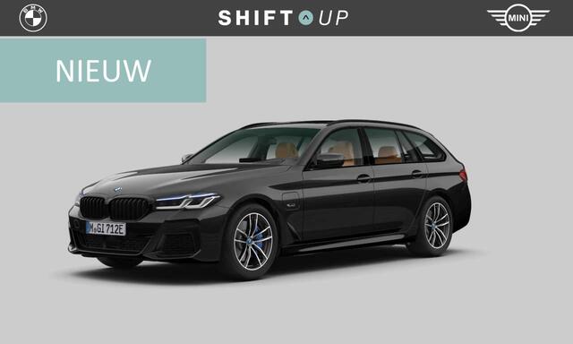 BMW 5-SERIE Touring 530e xDrive M-Sport | Panoramadak | CoPilot | Laser | Head Up
