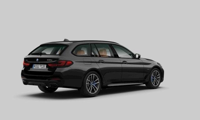 BMW 5-SERIE Touring 530e xDrive M-Sport | Panoramadak | CoPilot | Laser | Head Up