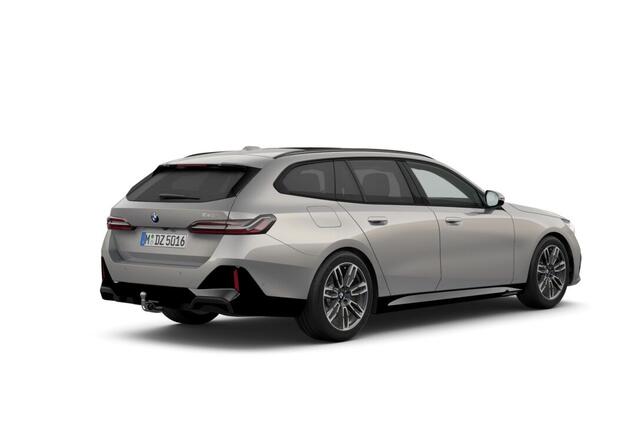 BMW 5-SERIE Touring 520i | M Sport | Travel Pack | Comfort Pack | Trekhaak