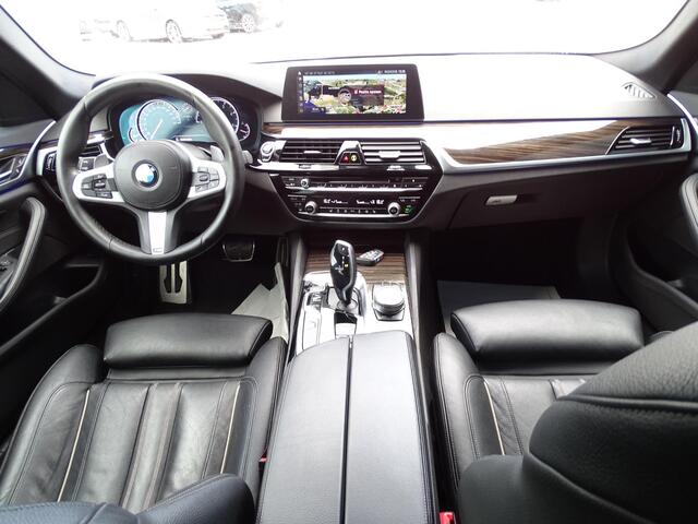 BMW 5-SERIE 520d EDE High Executive AUTOMAAT | NAVIGATIE | M-PAKKET | 360 CAMERA| LEDER | STOELVERWARMING | PARKEER SENOREN | LED PAKKET |