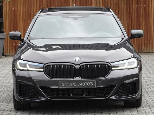 BMW 5-SERIE 530e 292PK X-drive / M-Sport / Laser / 2022 / Pano / Head-Up