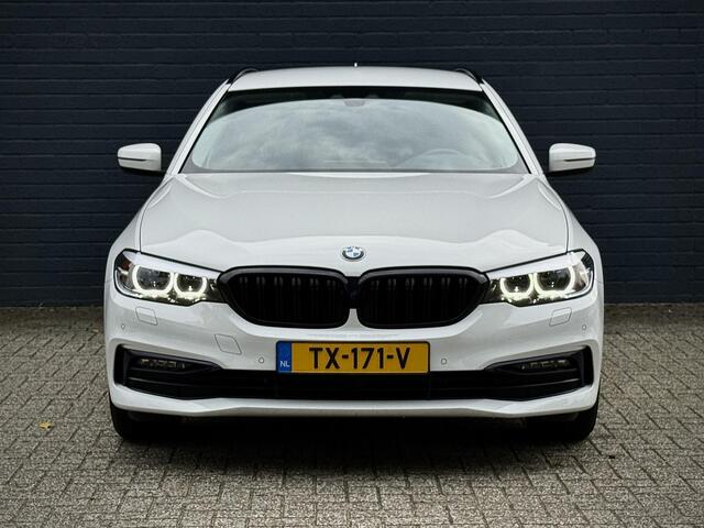 BMW 5-SERIE Touring 520i High Executive SPORTLINE / TEKHAAK / AUTOMAAT