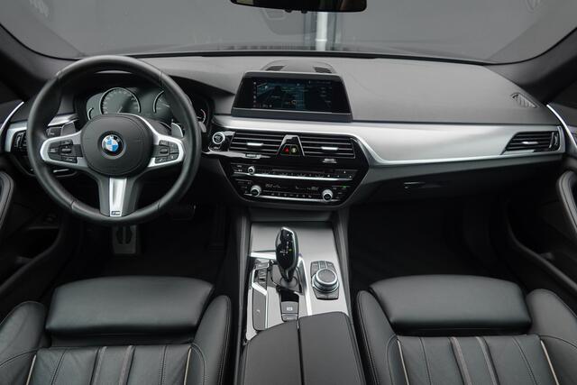 BMW 5-SERIE Touring 520i 184Pk Aut. | High Executive | M-Sport | Shadowline | Achteruitrijcamera | Panoramadak | 18''