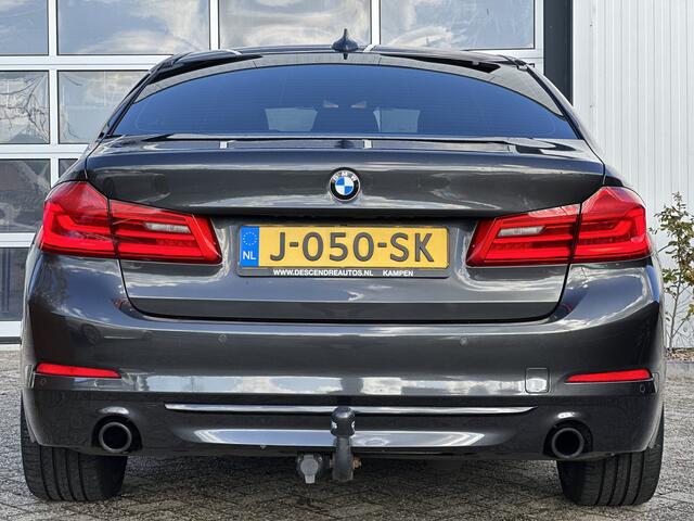 BMW 5-SERIE 530d High Executive 266pk | Apple Carplay/Android Auto | Cruise control adaptief met stop&go en stuurhulp | DAB | Harman/Kardon geluidsinstallatie | Head-up display | Lichtmetalen velgen 20" | Trekhaak | Prachtig Exemplaar!