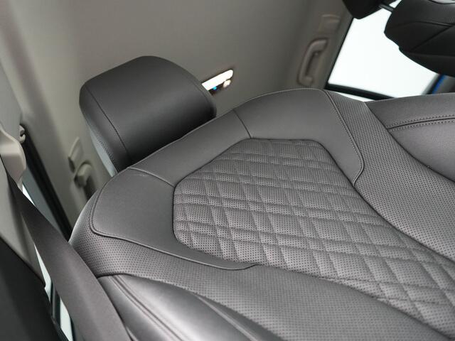 BMW 5-SERIE Touring 530e High Executive Plug In Hybrid 292pk Dealer O.H PHEV | Trekhaak Af Fabriek | Head Up | Lederen Sportstoelen Memory & Verwarmd | Apple Carplay | Stuur Verwarmd | Sfeerverlichting | Cruise Control | Camera | Navigatie | Blis | DAB |