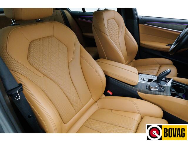 BMW 5-SERIE 545e xDrive M-Sport M-performance parts 394 PK Shadowline, Stoel + Stuurverw. 20" LMV, Ambiance verlichting, Driver assist