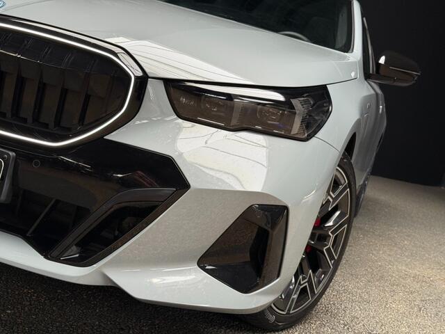 BMW 5-SERIE 530e xDrive M-Sport 299pk Pro-20 inch trekhaak pano key-less