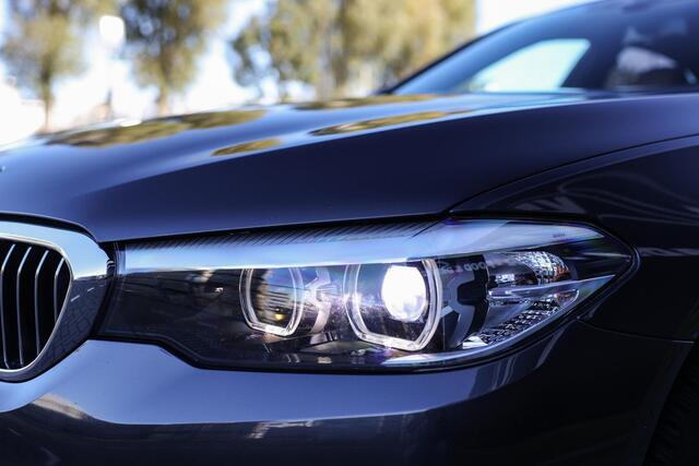 BMW 5-SERIE 520i Aut8 Exe ? Leder ? H&K ? Sfeer