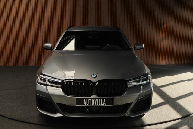 BMW 5-SERIE Touring 520i M Sport Edition Plus Sensatec HEAD-UP - Driving Assistant Professionel - Adaptief Cruise