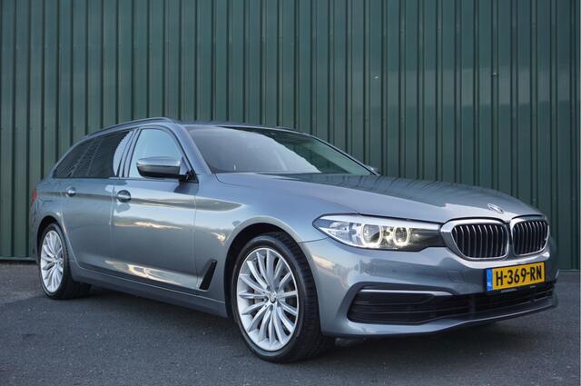 BMW 5-SERIE Touring 530i 252pk xDrive High Executive Automaat + Leer/ 19inch/ Comfortstoelen/ LED/ Garantie!