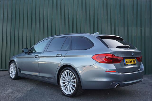 BMW 5-SERIE Touring 530i 252pk xDrive High Executive Automaat + Leer/ 19inch/ Comfortstoelen/ LED/ Garantie!