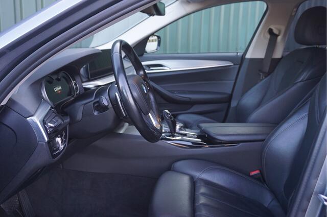 BMW 5-SERIE Touring 530i 252pk xDrive High Executive Automaat + Leer/ 19inch/ Comfortstoelen/ LED/ Garantie!