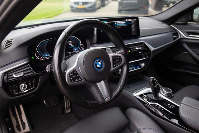 BMW 5-SERIE Touring 530e Business Edition Plus , Panoramadak, Trekhaak, Leer,
