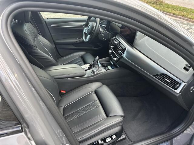 BMW 5-SERIE Touring 520i M-Sport | High Executive | 20" | Panorama | Hifi | Comfortzetels | Head-Up | Camera