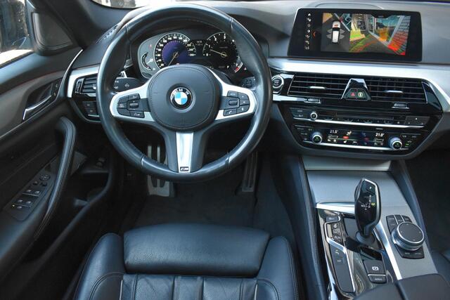 BMW 5-SERIE Touring 540i xDrive High Executive Pano Comf Zetels