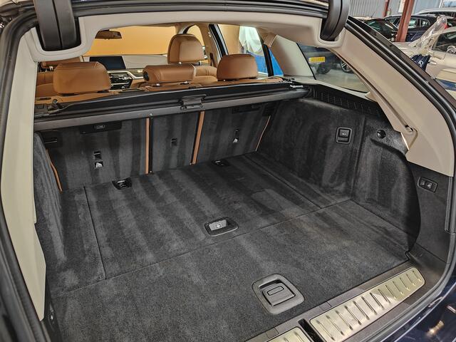 BMW 5-SERIE Touring 520i High Executive comfortstoelen | leer | panoramadak | head up