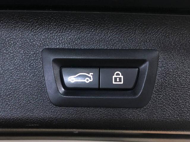 BMW 5-SERIE Touring 520i High Executive comfortstoelen | leer | panoramadak | head up