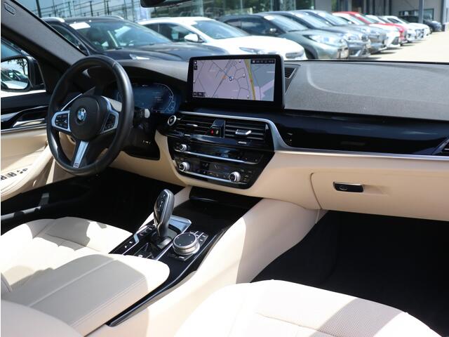 BMW 5-SERIE 530e High Executive I Leder I Keyless I Dodehoekdetectie