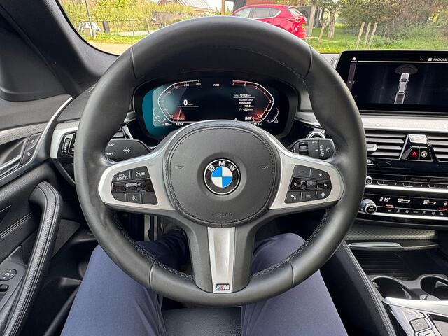 BMW 5-SERIE 530 i Touring autom High Exe Ed M-pakket digidash,panodak,zwartleer,navi,led