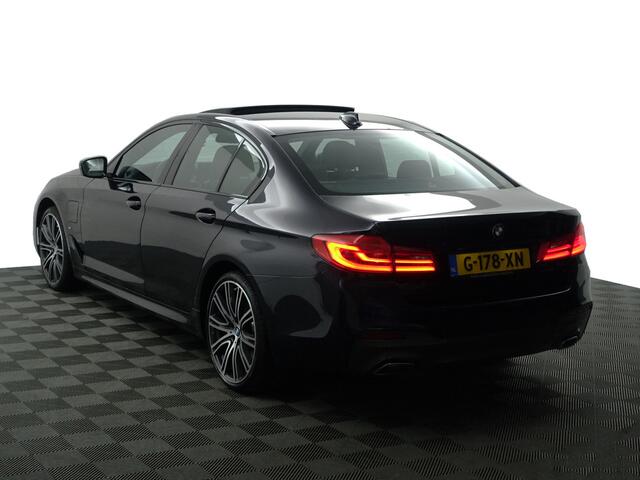 BMW 5-SERIE 530e iPerformance eDrive M Sport- Schuifdak, Head Up, Harman Kardon, Stuur/Stoelverwarming, 360 Camera