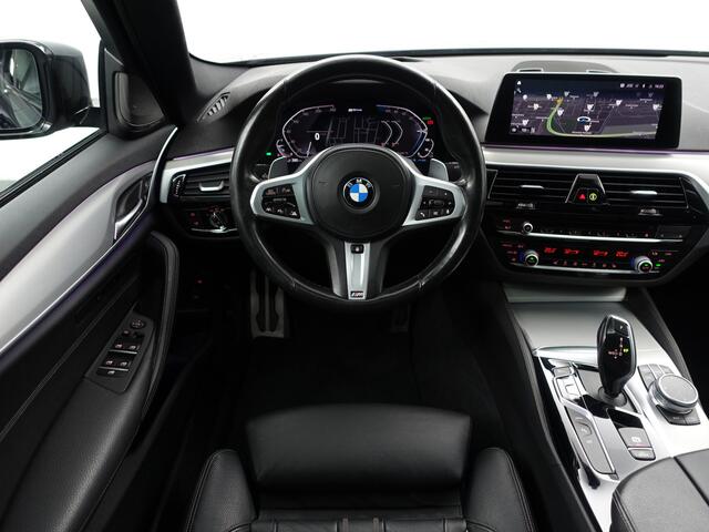 BMW 5-SERIE 530e iPerformance eDrive M Sport- Schuifdak, Head Up, Harman Kardon, Stuur/Stoelverwarming, 360 Camera