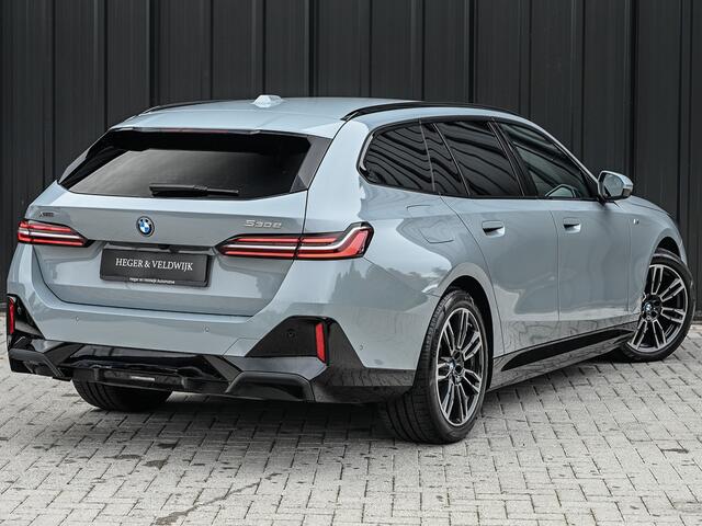 BMW 5-SERIE Touring 530e xDrive M-SPORT PRO | 360 CAMERA | ICONIC GRILL | HEAD-UP | ADAPTIVE LED | AMBIANCE VERLICHTING | COMFORT ACCESS | ADAPTIVE LED | ELEKTR. VERST. STOELEN | BOWERS & WILKINS | EL. TREKHAAK