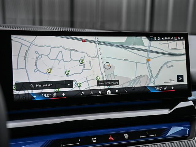 BMW 5-SERIE Touring 530e xDrive M-SPORT PRO | 360 CAMERA | ICONIC GRILL | HEAD-UP | ADAPTIVE LED | AMBIANCE VERLICHTING | COMFORT ACCESS | ADAPTIVE LED | ELEKTR. VERST. STOELEN | BOWERS & WILKINS | EL. TREKHAAK