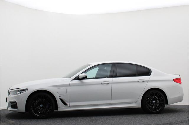 BMW 5-SERIE 530e iPerformance High Executive M Sport Softclose, Camera, H&K, Head-Up, Apple Carplay, Trekhaak, Keyless