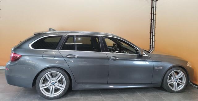 BMW 5-SERIE Touring 520d M Sport Edition standkachel | adaptive cruise en led | leer | comfortstoelen