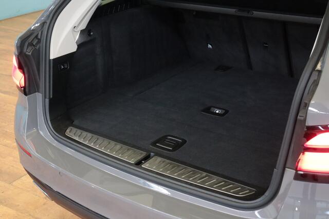 BMW 5-SERIE Touring 520i Business Edition Plus | NAVI | CLIMA | CAMERA + PDC | STOELVERW+GEHEUGEN | LED |