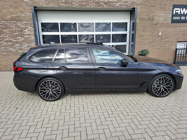 BMW 5-SERIE Touring 530e xDrive panorama/Leer/Trekhaak/20 inch BMW 5-serie Touring 530e xDrive High Executive