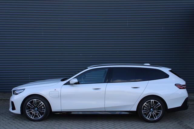 BMW 5-SERIE Touring 530e M Sport Head-Up Espressobruin-Leer Harman-Kardon Adaptive-Cruise