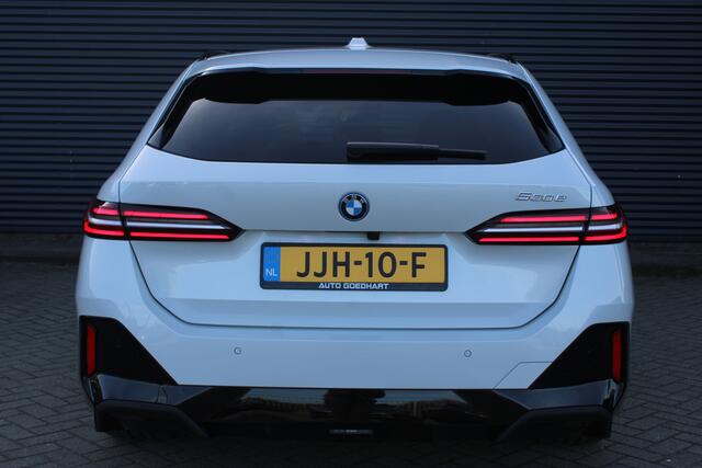 BMW 5-SERIE Touring 530e M Sport Head-Up Espressobruin-Leer Harman-Kardon Adaptive-Cruise