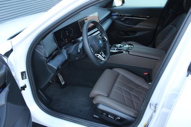 BMW 5-SERIE Touring 530e M Sport Head-Up Espressobruin-Leer Harman-Kardon Adaptive-Cruise