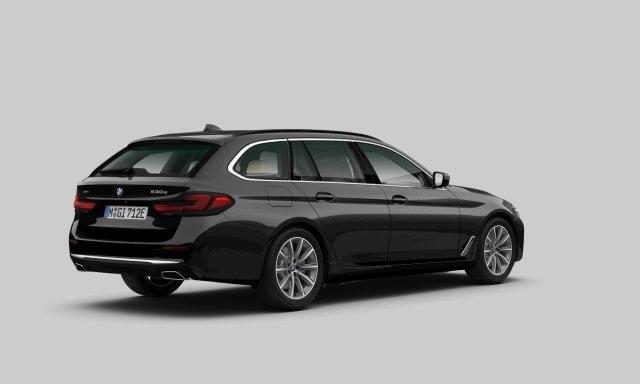 BMW 5-SERIE Touring 530e xDrive Panoramadak | TV | Massage | CoPilot | Harman Kardon