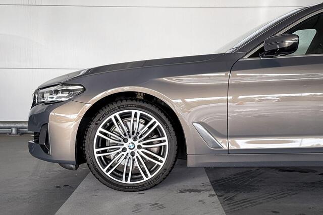 BMW 5-SERIE Touring 520i Business Edition Plus